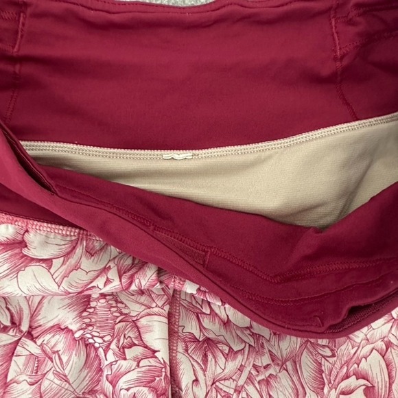 Lululemon 6 Run Times Short II 4 Inch Pink Floral Bloom White Star Ruby - Picture 4 of 7